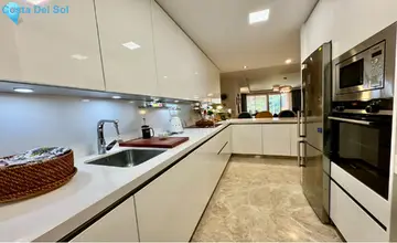 2 bedroom Apartment for Sale in Marbella-2251