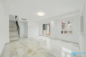 3 bedroom Apartment for Sale in Benalmadena Costa-70188