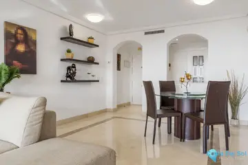 2 bedroom Apartment for Sale in Benahavís-70445