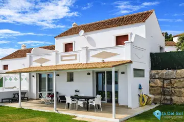 2 bedroom House for Sale in Casares Playa