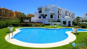 3 bedroom Apartment for Sale in New Golden Mile-72200