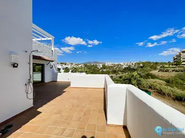 3 bedroom Apartment for Sale in New Golden Mile-72204