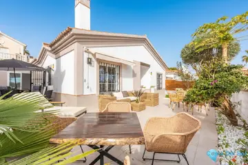 3 bedroom House for Sale in La Duquesa