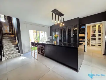 2 bedroom House for Sale in Nueva Andalucía-73050