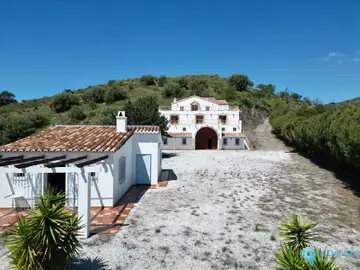 4 bedroom House for Sale in Sedella