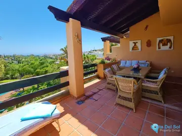 2 bedroom Apartment for Sale in New Golden Mile
