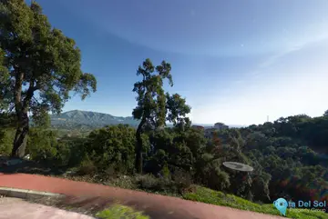 2473m2 Plot for Sale in La Mairena-74928