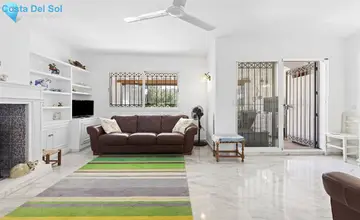 3 bedroom House for Sale in Estepona-3000
