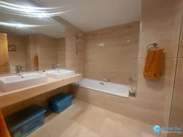 2 bedroom Apartment for Sale in Benahavís-75506