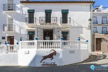 5 bedroom House for Sale in Tolox