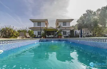5 bedroom House for Sale in Monda
