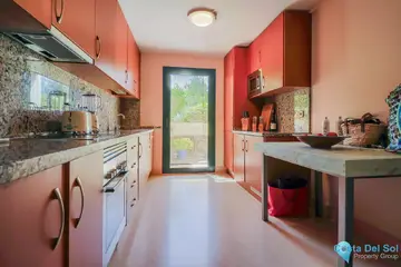 2 bedroom Apartment for Sale in Benahavís-76027