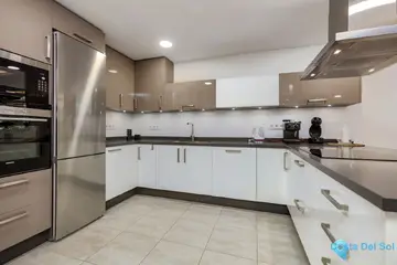 3 bedroom Apartment for Sale in Nueva Andalucía-76752