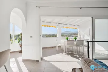 3 bedroom House for Sale in Nueva Andalucía-76969