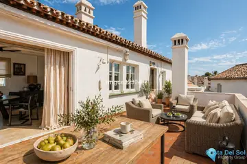 2 bedroom Apartment for Sale in New Golden Mile