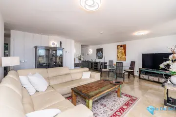 4 bedroom Apartment for Sale in Benahavís-97753