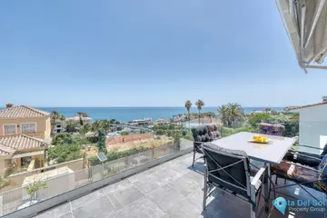 5 bedroom House for Sale in Estepona