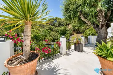 5 bedroom House for Sale in El Madroñal-98069
