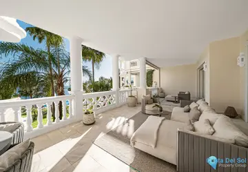 3 bedroom Apartment for Sale in New Golden Mile-98120
