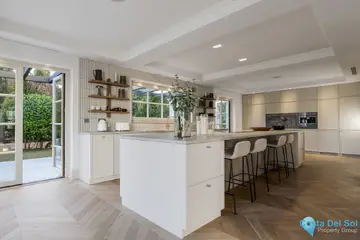 5 bedroom House for Sale in Marbella-98158