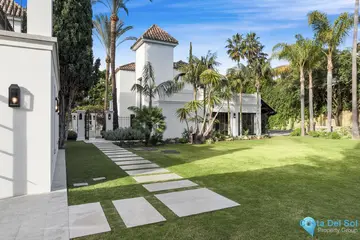 5 bedroom House for Sale in Marbella-98159