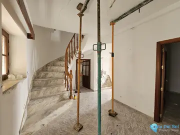 4 bedroom House for Sale in El Burgo-98180