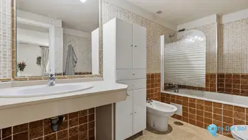 2 bedroom Apartment for Sale in La Duquesa-99658