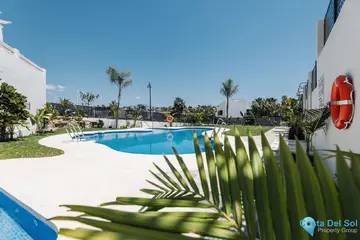 3 bedroom House for Sale in New Golden Mile