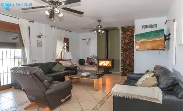 4 bedroom House for Sale in Alozaina-4268