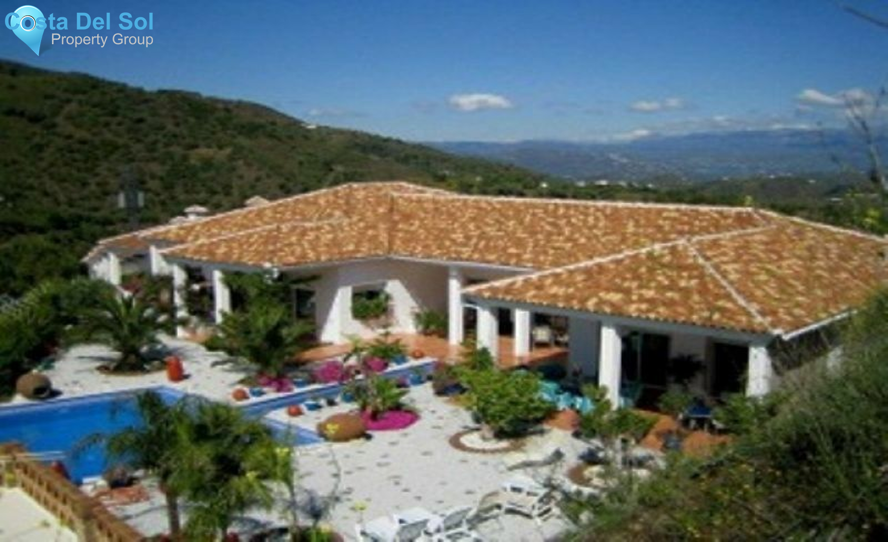 Detached Villa in Arenas