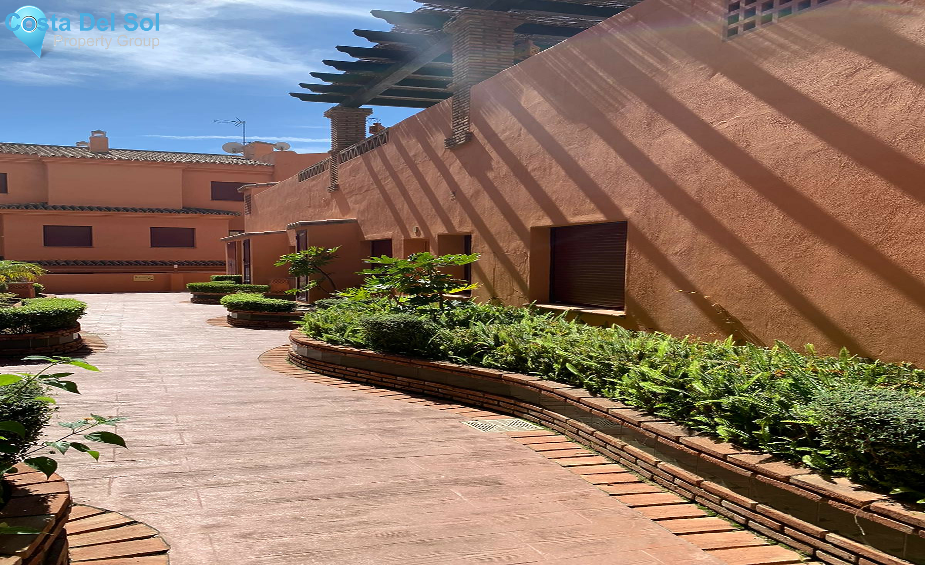 Ground Floor Apartment in Benahavís-1504284