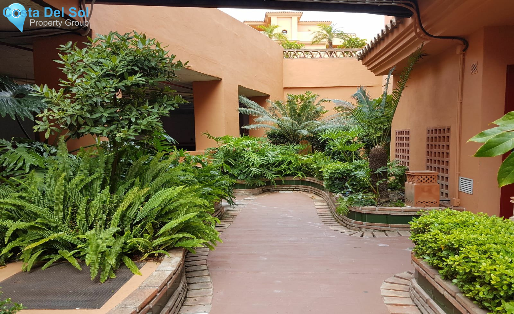 Ground Floor Apartment in Benahavís-1127996