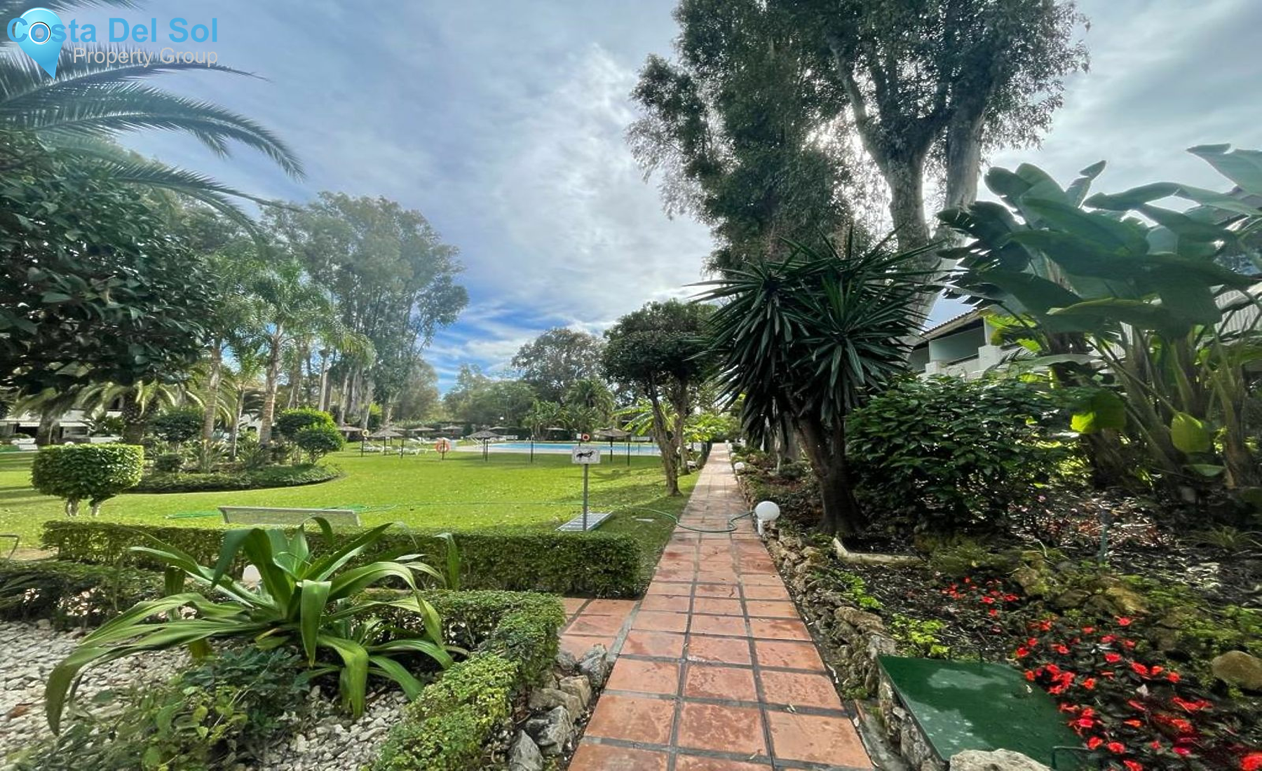 Ground Floor Apartment in Nueva Andalucía-1550487