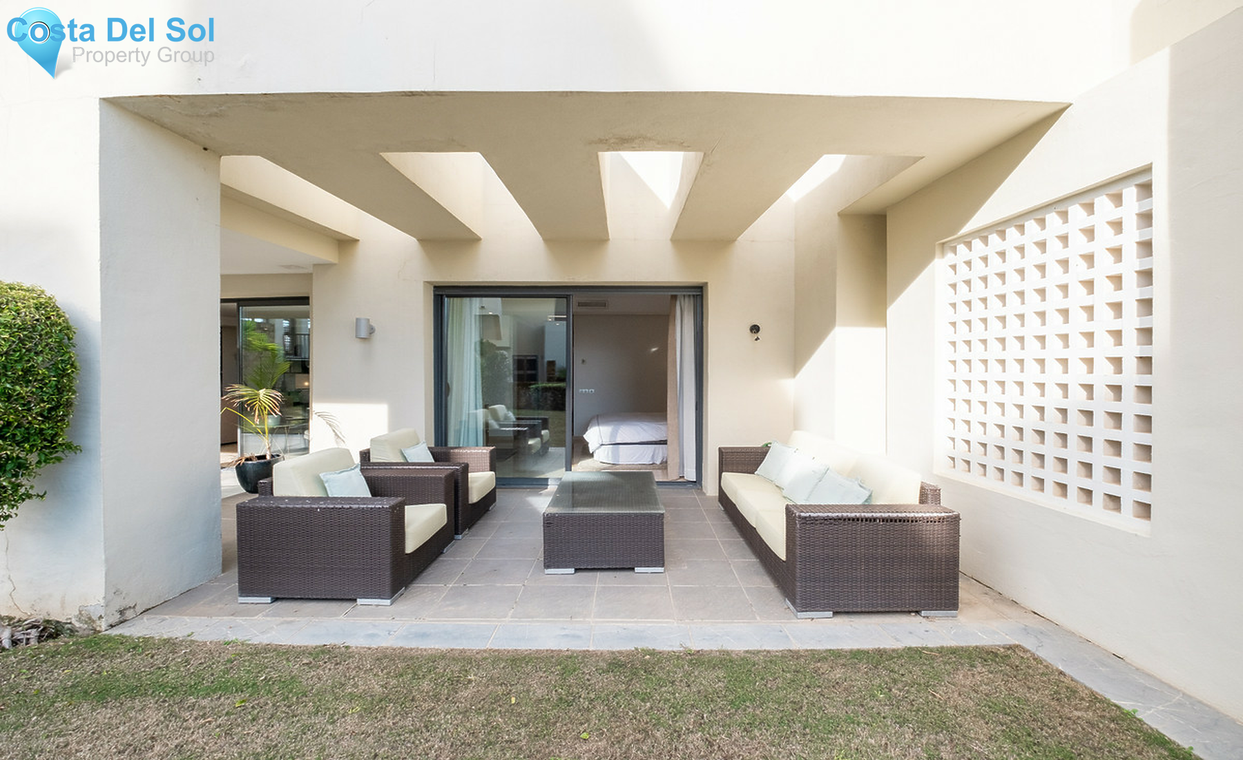 Ground Floor Apartment in The Golden Mile-1317460