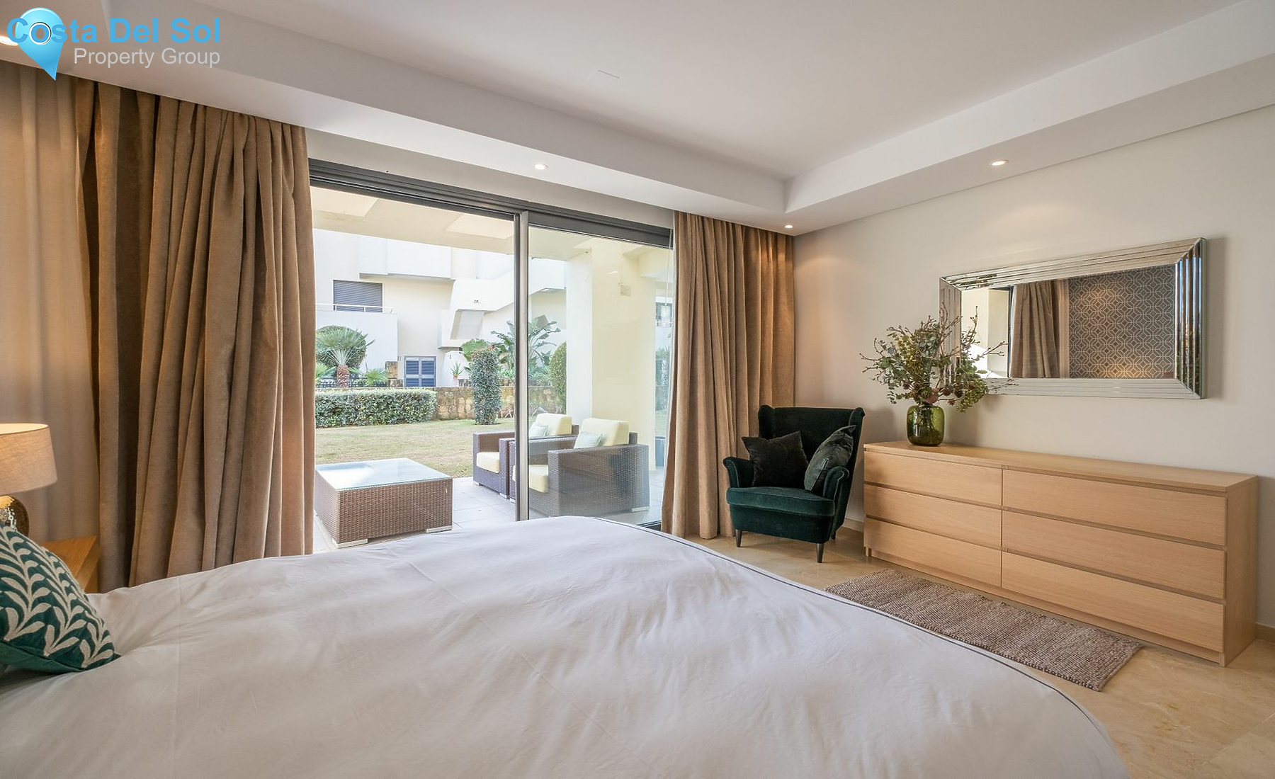 Ground Floor Apartment in The Golden Mile-1197280