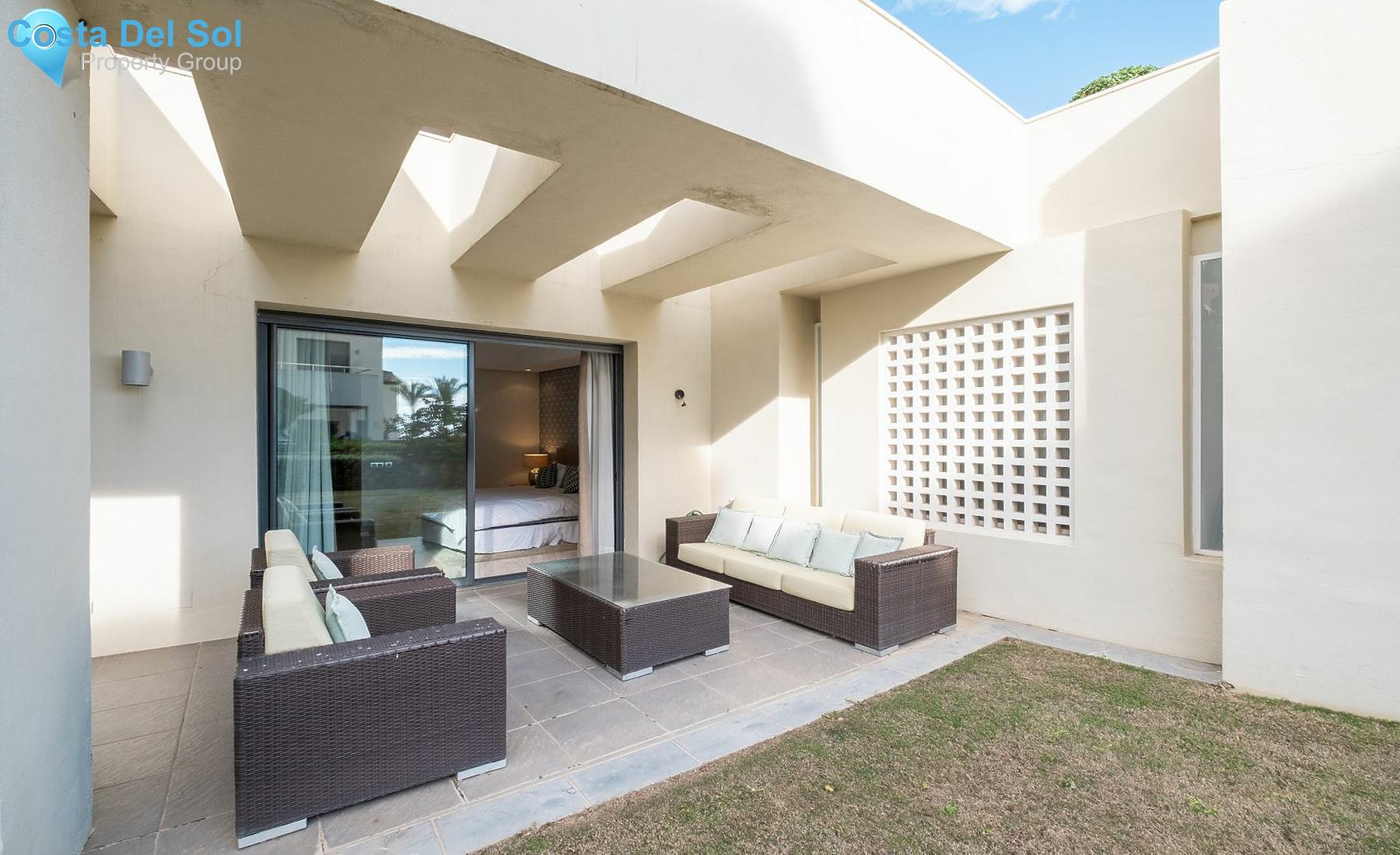 Ground Floor Apartment in The Golden Mile-1197283