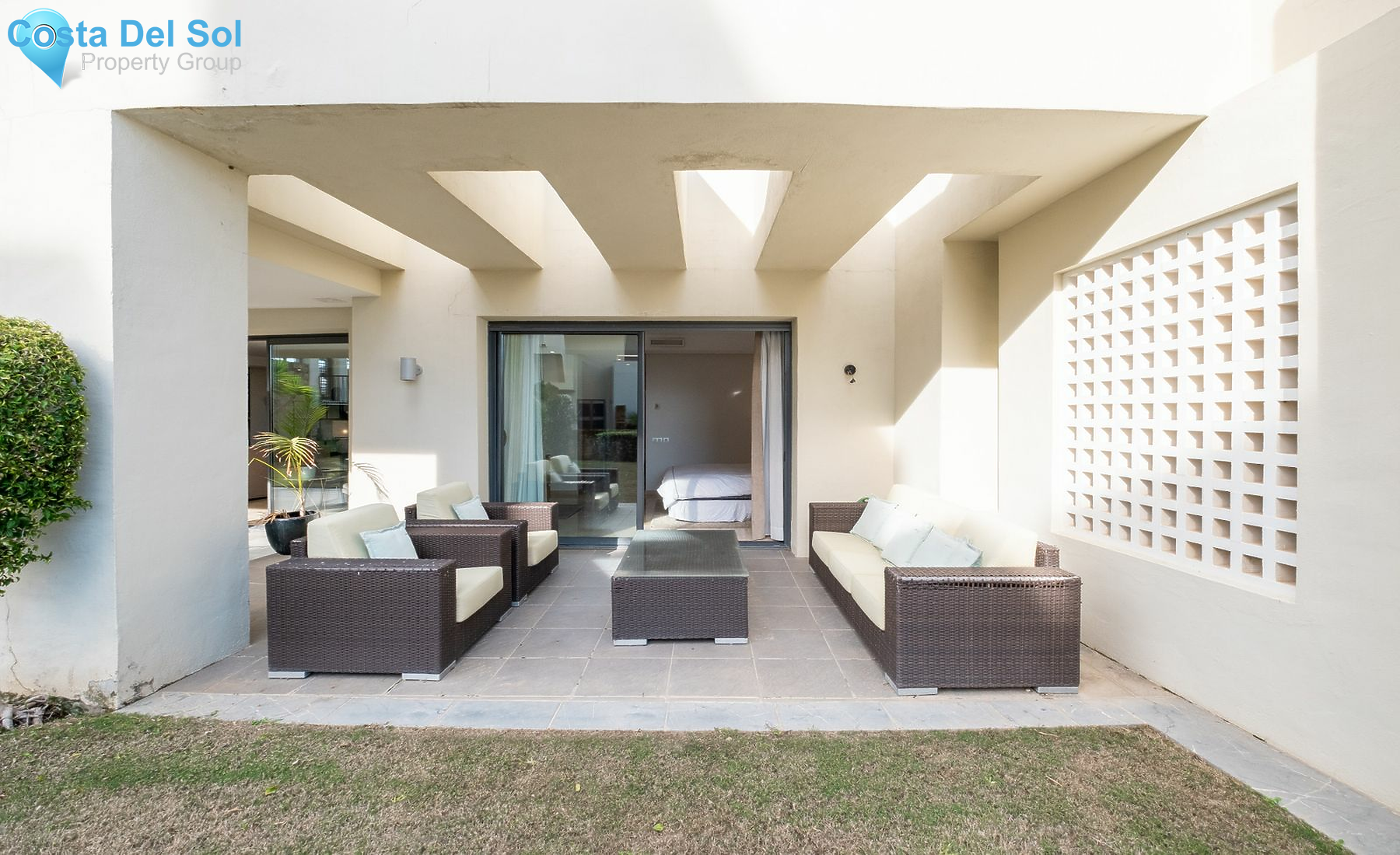Ground Floor Apartment in The Golden Mile-1197285