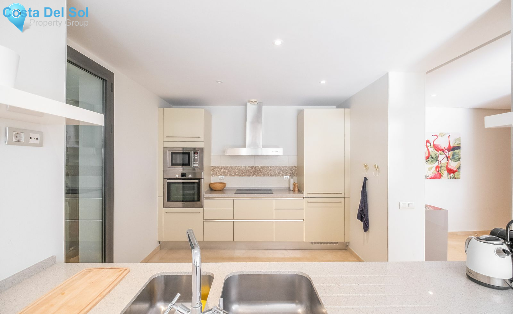 Ground Floor Apartment in The Golden Mile-1197275