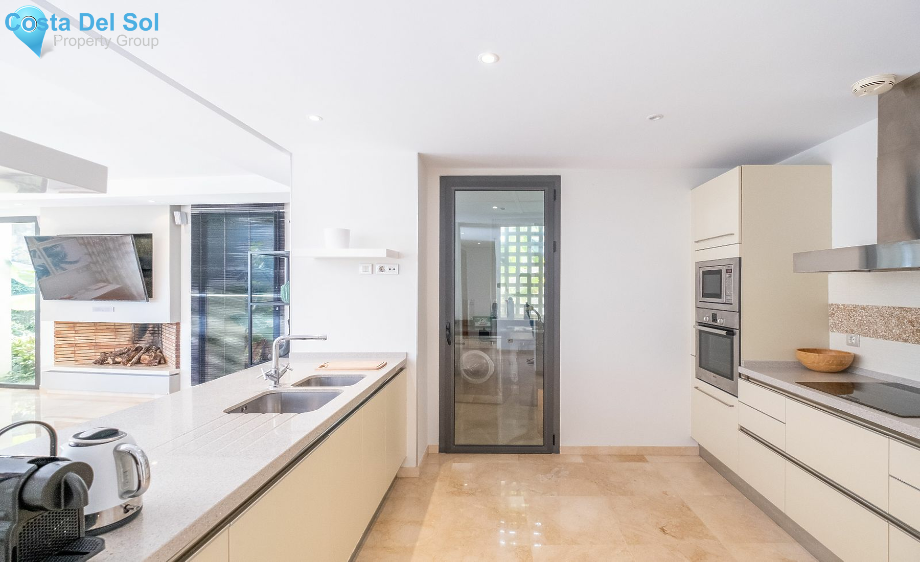 Ground Floor Apartment in The Golden Mile-1197277