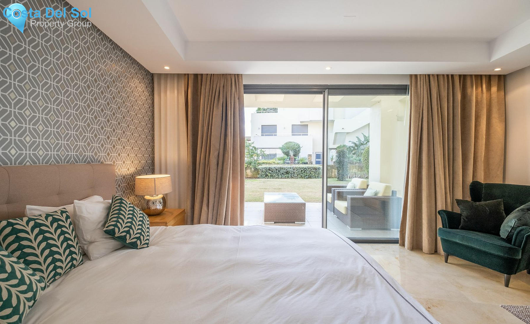 Ground Floor Apartment in The Golden Mile-1197279