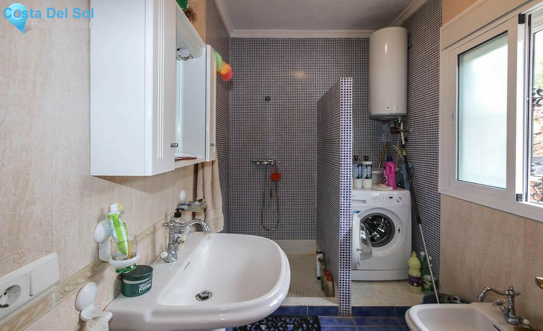 House in Guaro-1358752