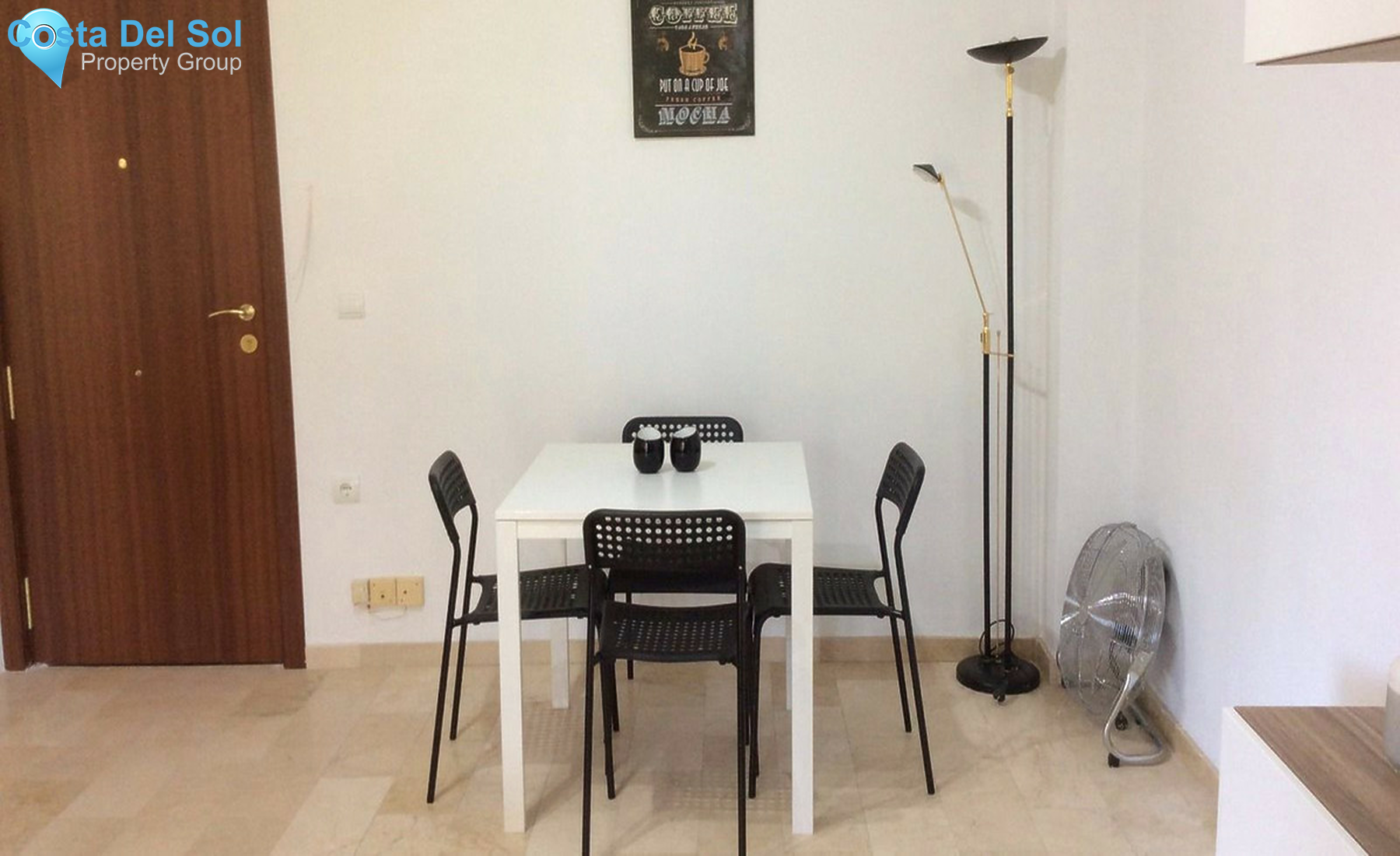 Middle Floor Apartment in Aloha-1455962