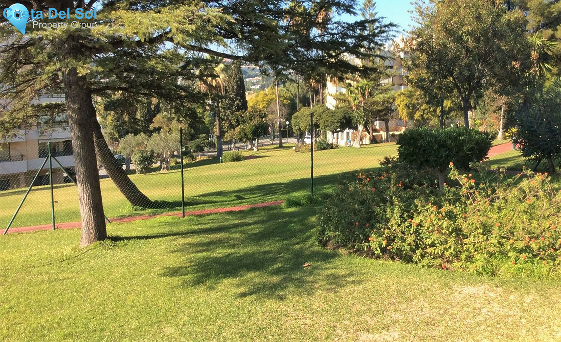 Middle Floor Apartment in Aloha-1455964