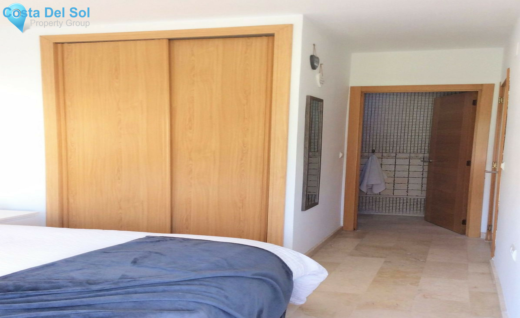 Middle Floor Apartment in Aloha-1455966