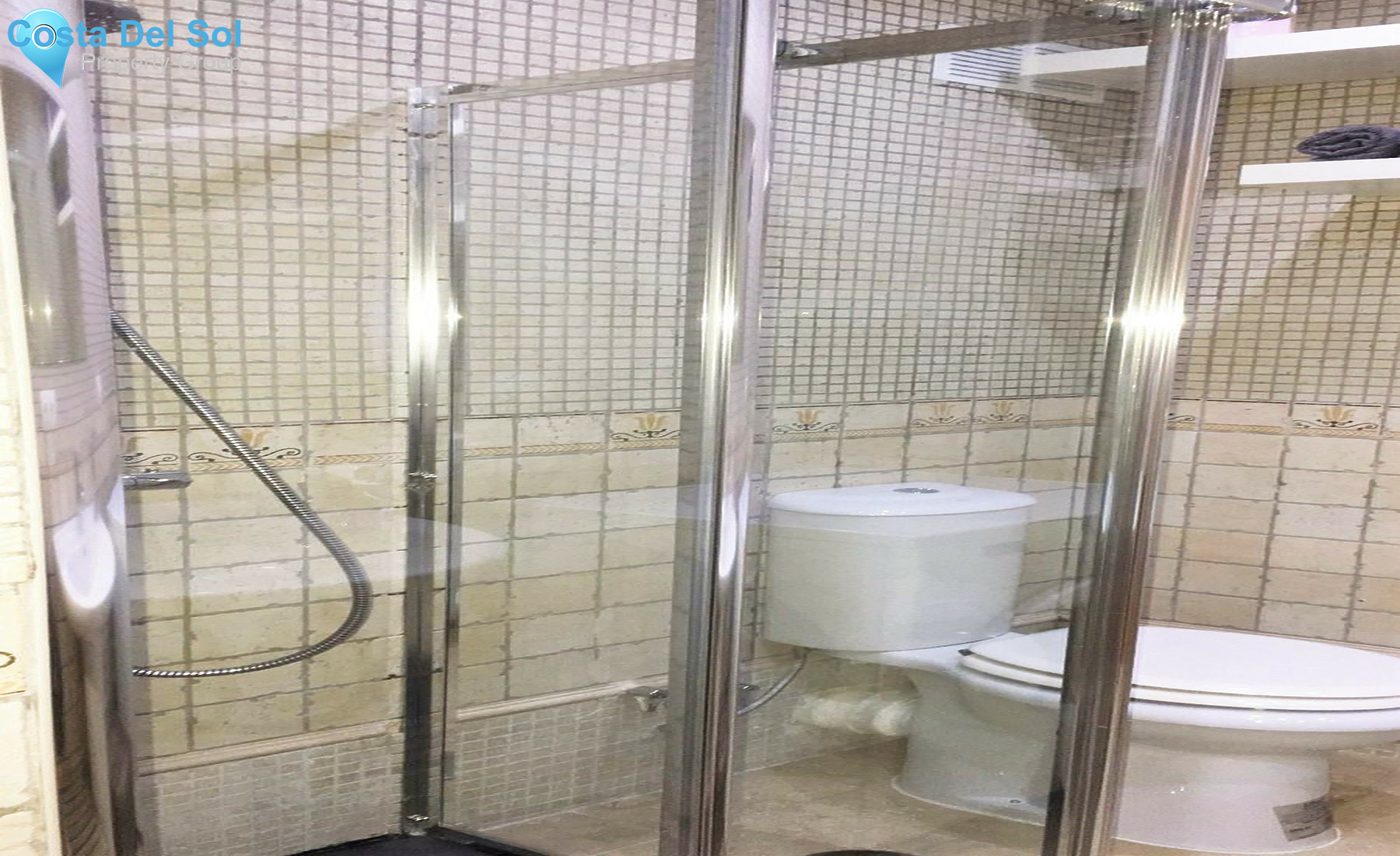 Middle Floor Apartment in Aloha-1455968