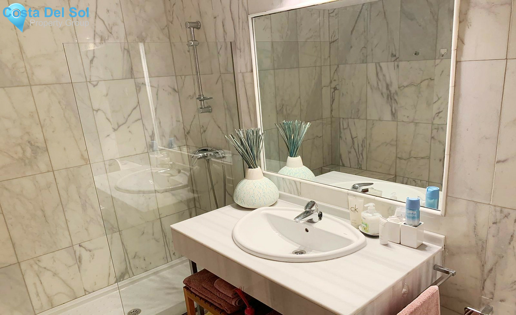 Middle Floor Apartment in Benahavís-1285906