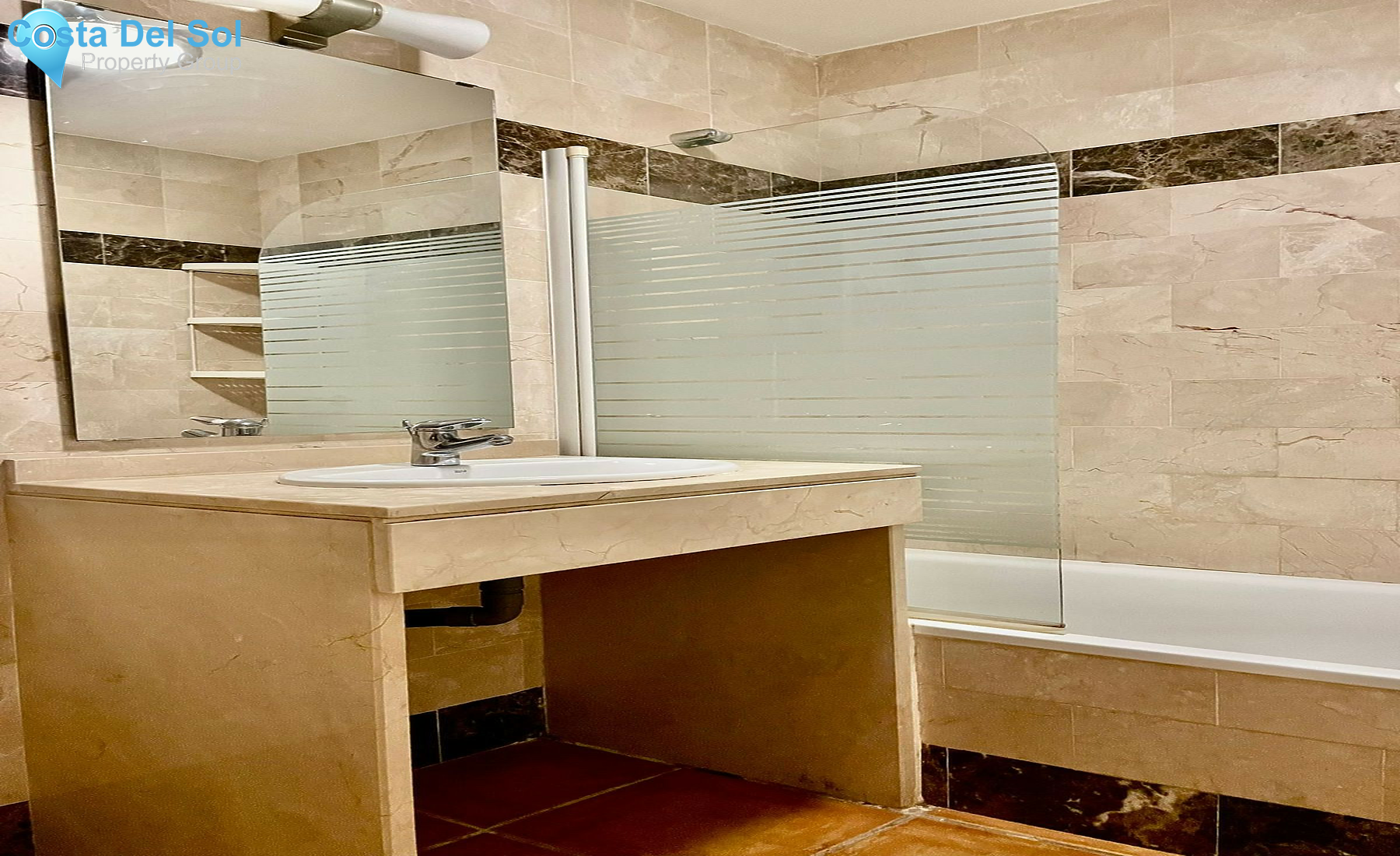 Middle Floor Apartment in Benahavís-1521534