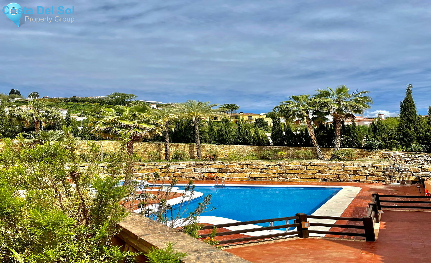 Middle Floor Apartment in Benahavís-1521536