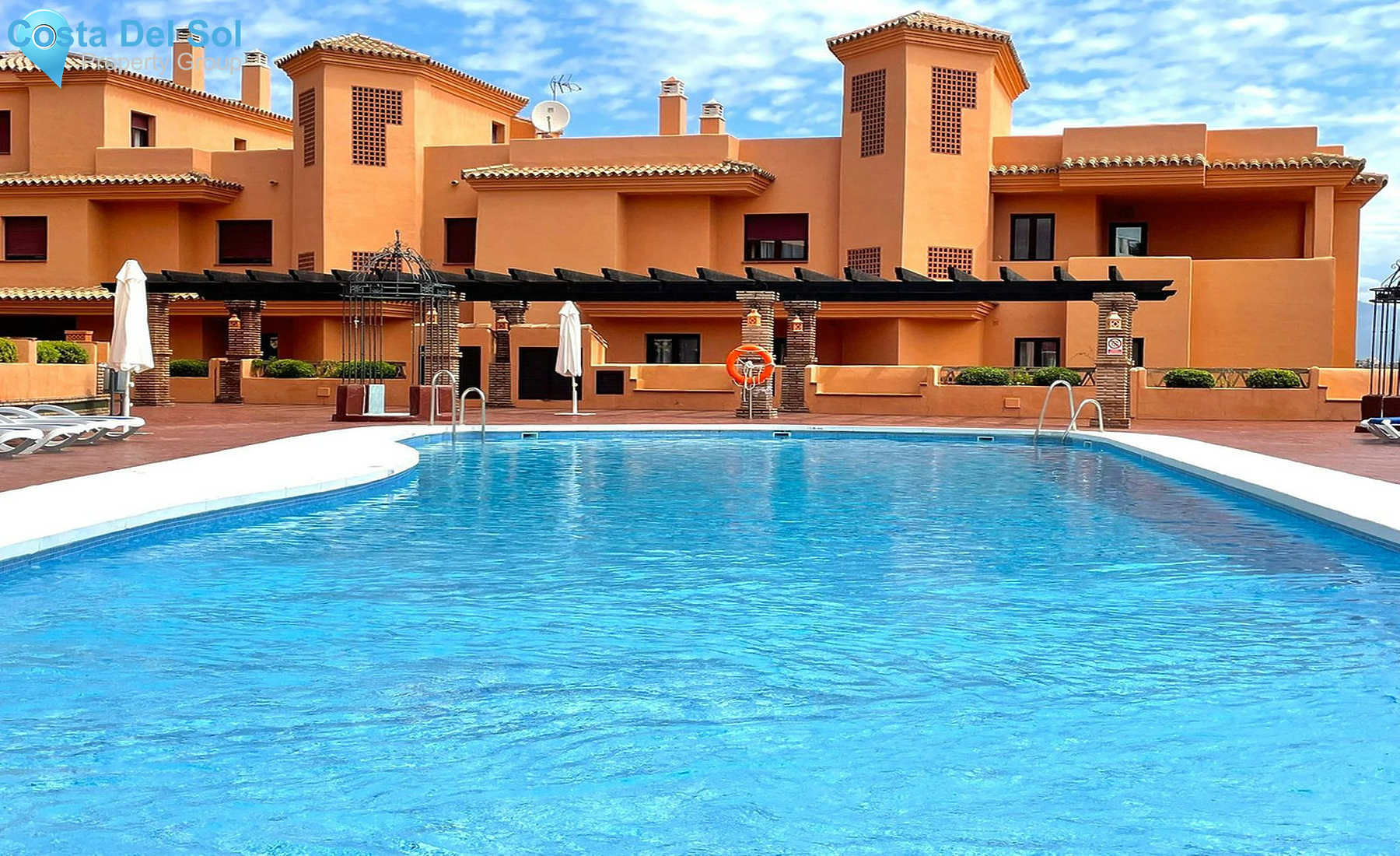 Middle Floor Apartment in Benahavís-1521524