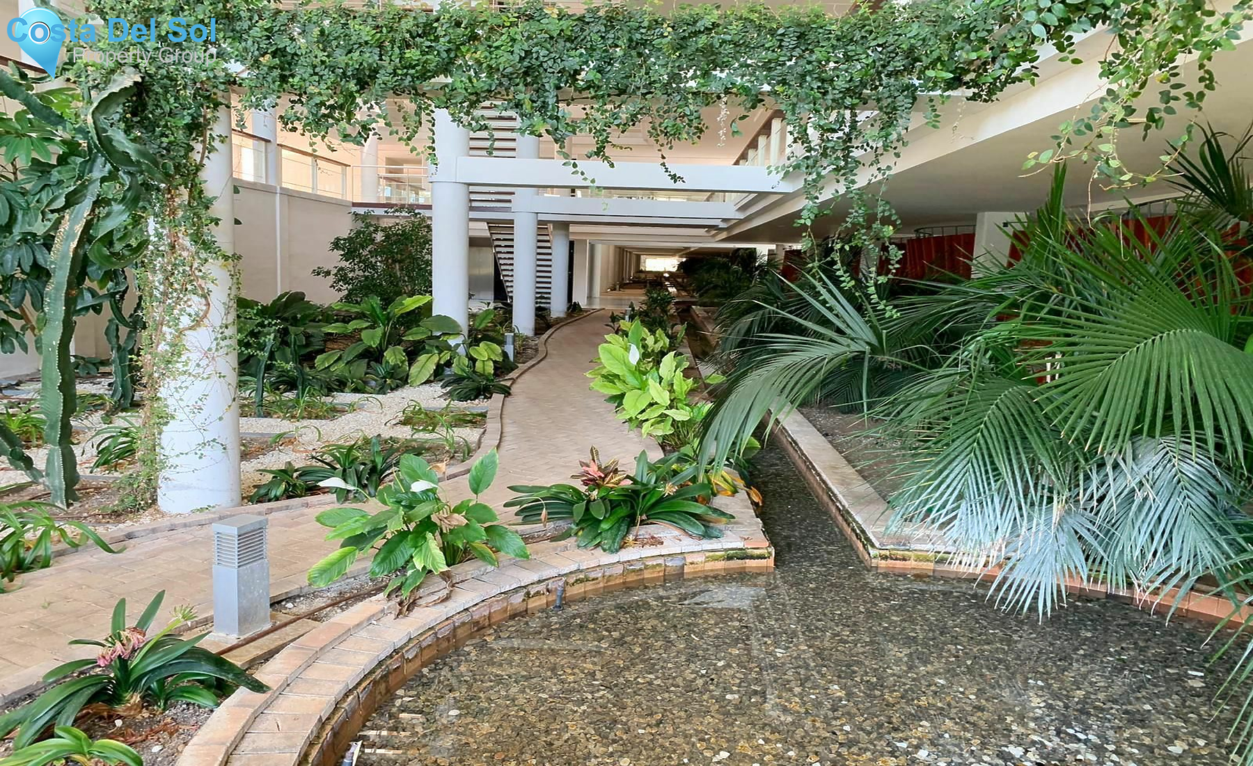 Middle Floor Apartment in Benahavís-1161429